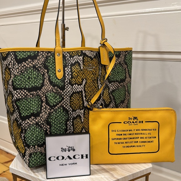 Coach Handbags - Coach Large Reversible City Tote Snake Print Bag Wristlet Set RARE